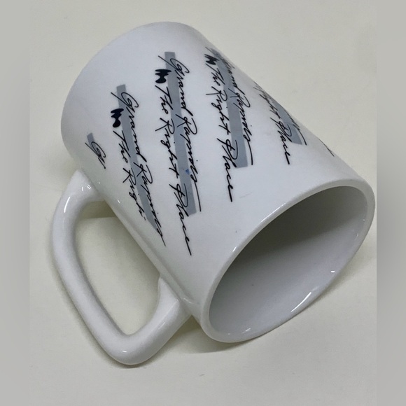 1980s Vintage Grand Rapids The Right Place Calder Sculpture 11 oz Coffee Mug - Picture 9 of 14